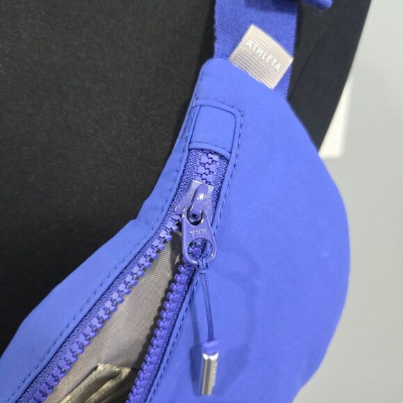🐢 Athleta Kinetic Waist Bag Blue-Sold Out! - Picture 12 of 14